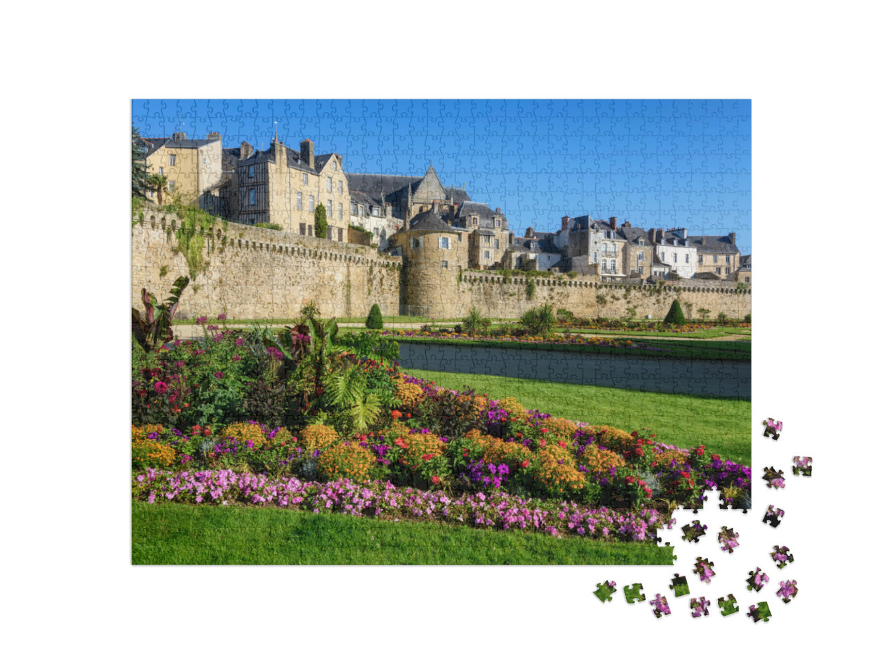 Puzzle de 1000 pièces « Un parc sur les remparts de la vieille ville historique de Vannes, Bretagne, France »