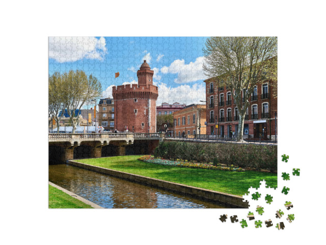 Puzzle de 1000 pièces « Vue sur le canal et le château de Perpignan au printemps. Pyrénées-Orientales, France »