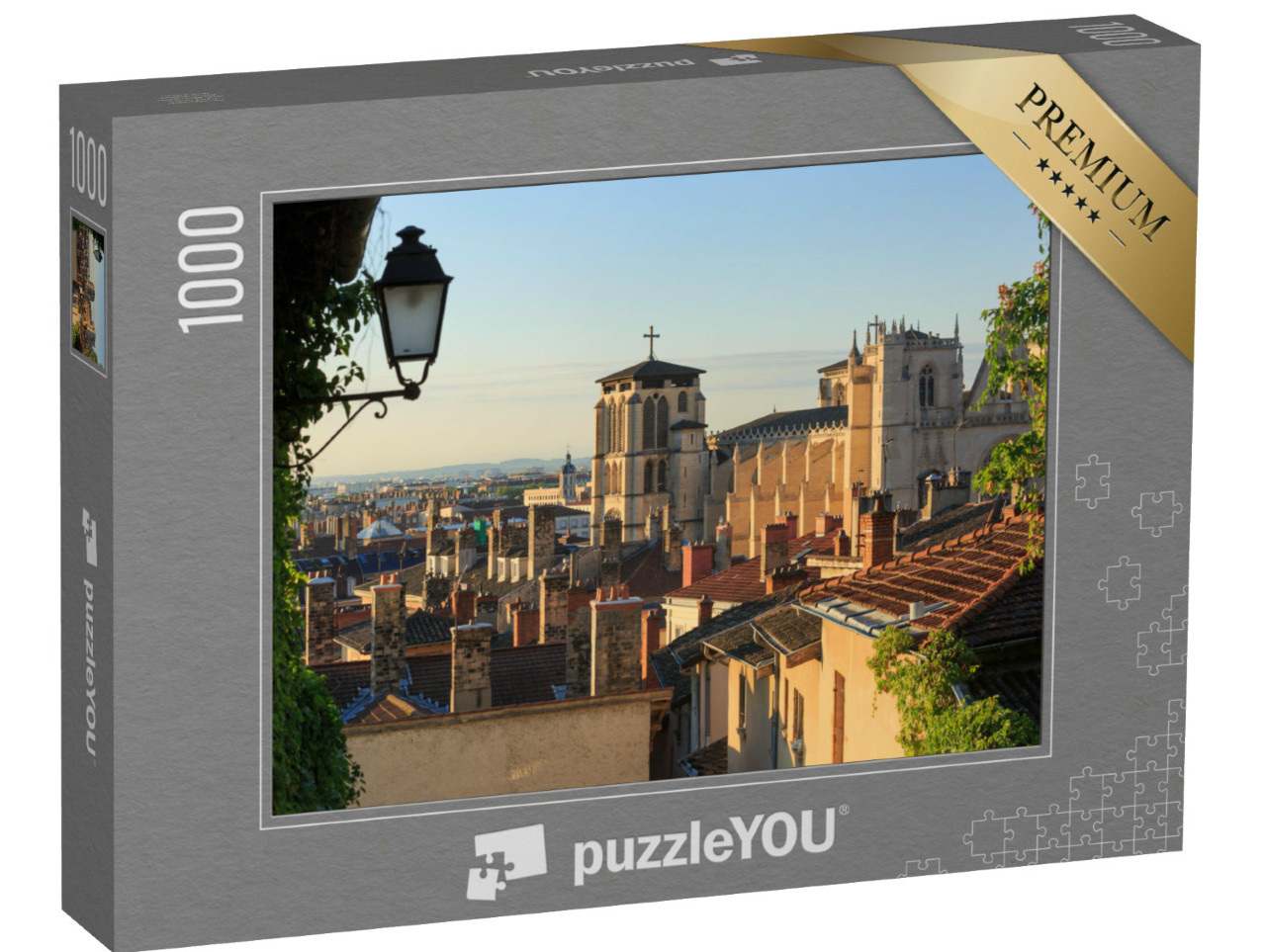 Puzzle de 1000 pièces « Lanterne, toits et cathédrale St. Jean Baptiste dans le Vieux Lyon, la vieille ville de Lyon. France. »