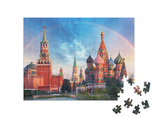 Puzzle de 200 pièces « Vue panoramique de la Place Rouge avec le Kremlin de Moscou et l'arc-en-ciel »