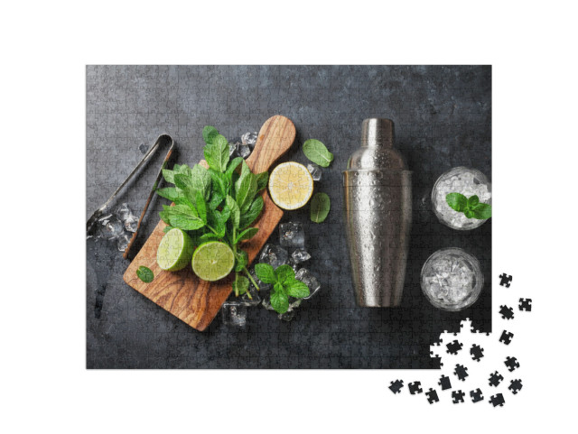 Puzzle de 1000 pièces « Ingrédients pour un cocktail mojito : shaker, menthe, citron vert, glace »