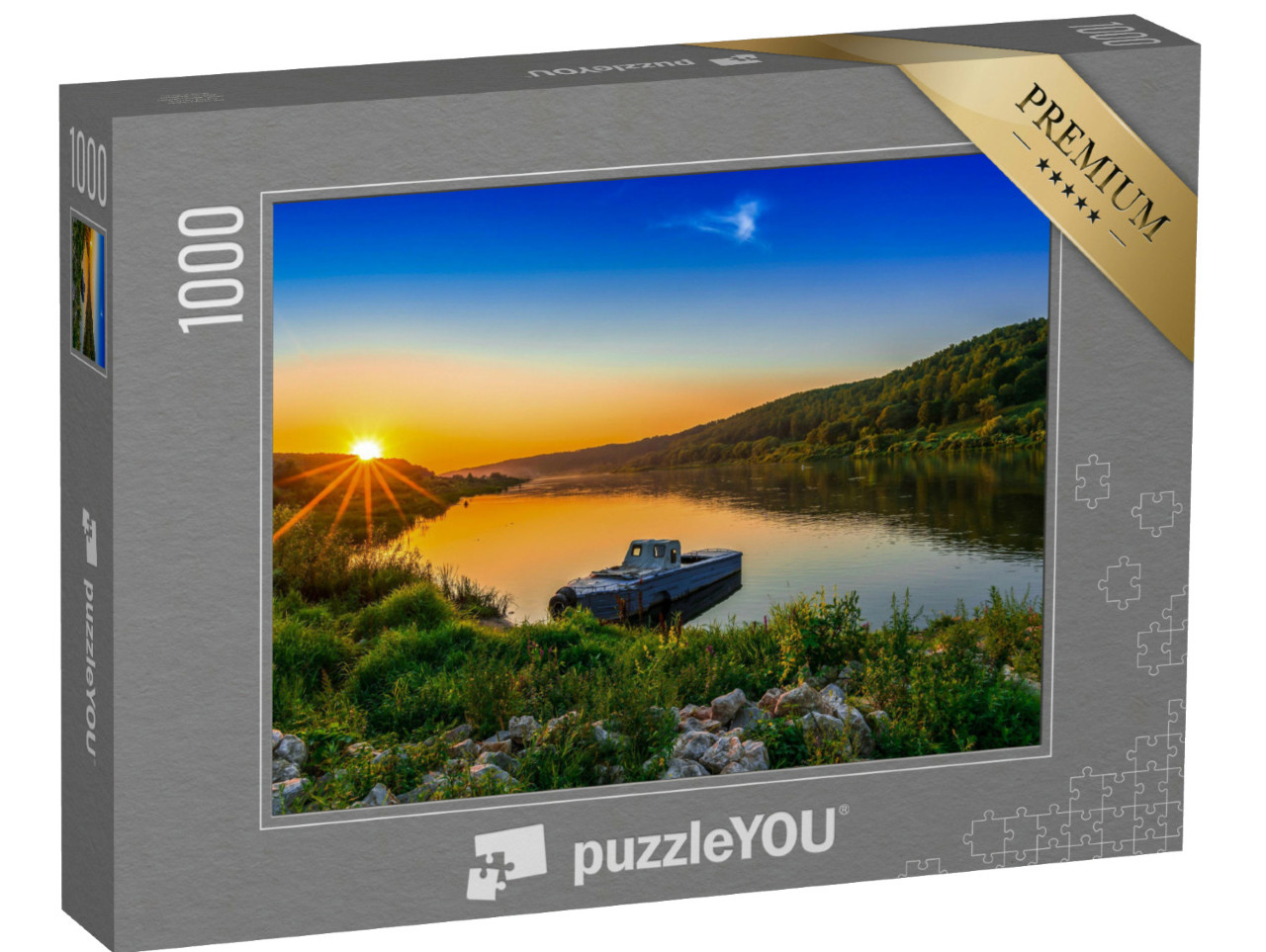 Puzzle de 1000 pièces « Bateau fluvial dans un coucher de soleil doré »