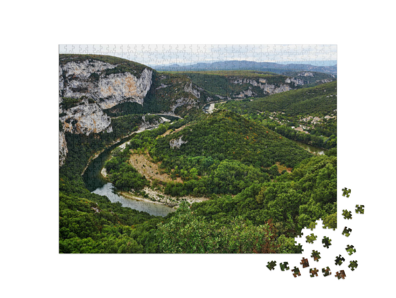 Puzzle de 1000 pièces « Vallée de rivière et de montagne dans les Gorges de l'Ardèche en France »