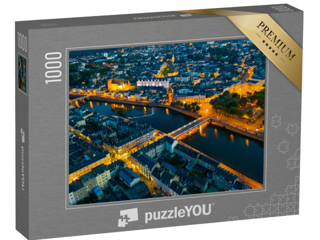 Puzzle de 1000 pièces « Vue aérienne de Laval avec bâtiments, rivière Mayenne et vieux pont, département de la Mayenne »