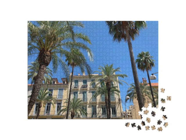 Puzzle de 1000 pièces « Façades victoriennes et rue des Palmiers à Hyères Les Palmiers France »