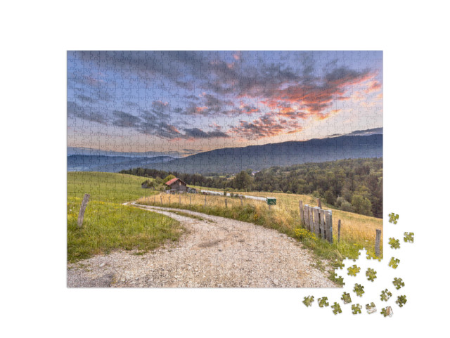Puzzle de 1000 pièces « Paysage de montagne dans les Alpes françaises en Haute Savoie, France »