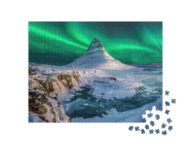 Puzzle de 1000 pièces « Les aurores boréales apparaissent au-dessus du mont Kirkjufell en Islande »