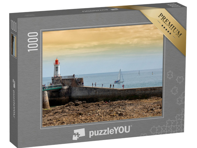 Puzzle de 1000 pièces « une vue sur la jetée et le phare des Sables d'Olonne, France »