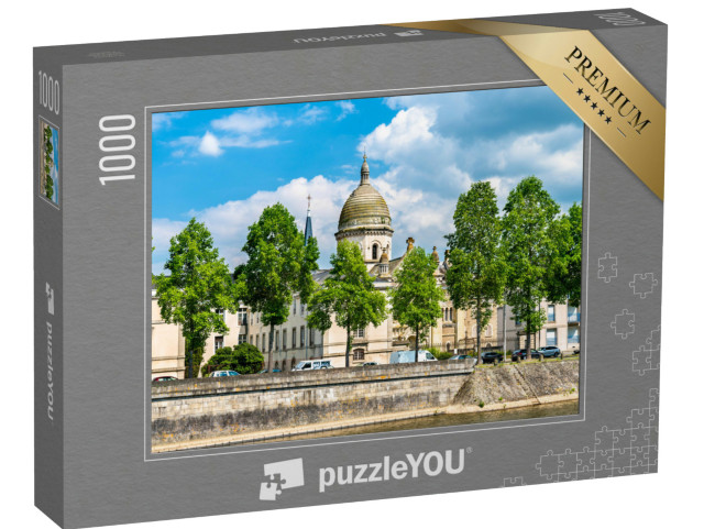 Puzzle de 1000 pièces « Chapelle Saint Julien au bord de la Mayenne à Laval - Pays de la Loire, France »