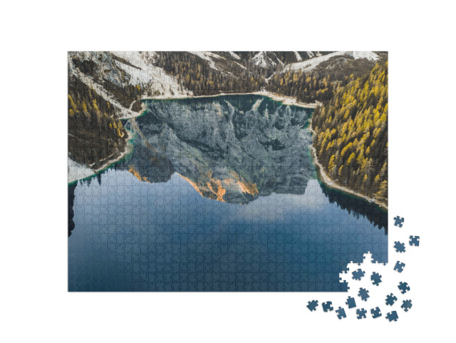 Puzzle de 1000 pièces « Paysage automnal du lac Prags Wildsee le matin, Dolomites, Italie »