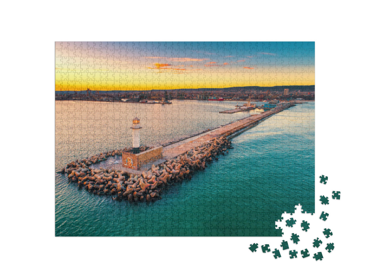 Puzzle de 1000 pièces « Vue aérienne du phare au coucher du soleil à Varna, Bulgarie »