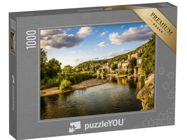 Puzzle de 1000 pièces « La rivière Ardèche et le vieux village de Vogüé au coucher du soleil »