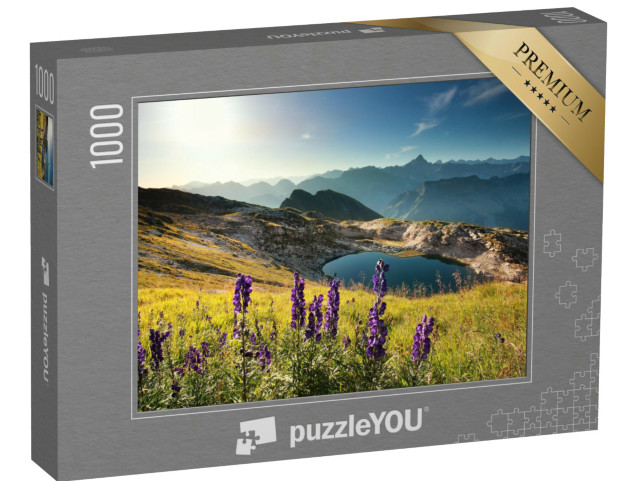 Puzzle de 1000 pièces « Fleurs sauvages sur une montagne près d'un lac alpin dans l'Allgäu »