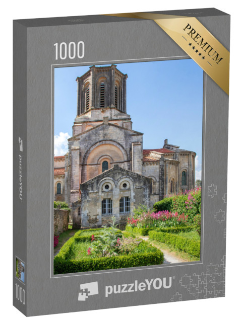 Puzzle de 1000 pièces « Vouvant . Église Notre-Dame-de-l'Assomption vue de l'extérieur. La Vendée. Région de la Loire »