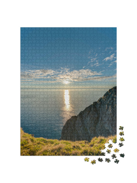 Puzzle de 1000 pièces « Vue du Cap Nord sur la côte nord de l'île de Mageroya au nord de la Norvège »