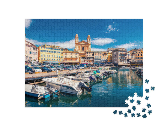 Puzzle de 1000 pièces « Vue panoramique sur le paysage urbain estival du port de Bastia, Corse »