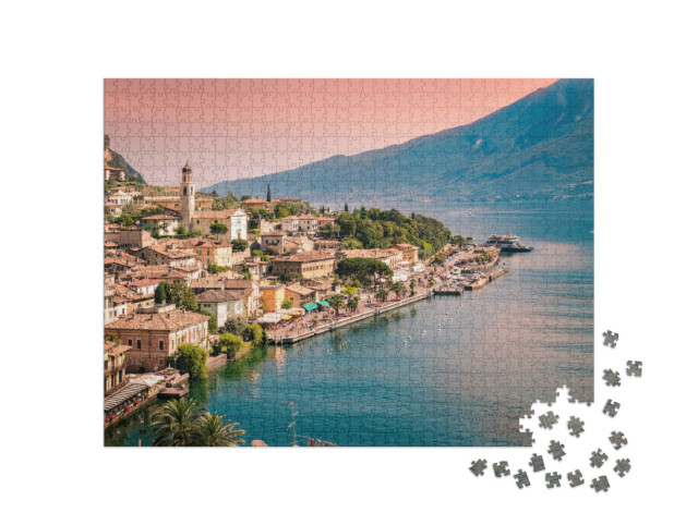 Puzzle de 1000 pièces « Limone sul Garda, une petite ville sur le lac de Garde, Italie »