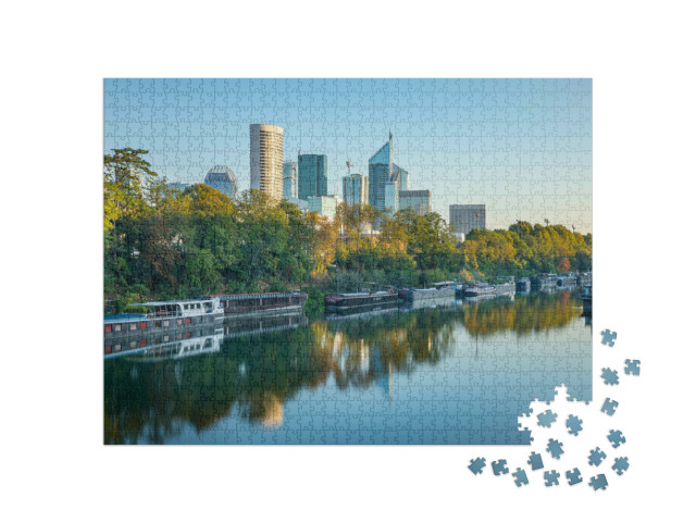 Puzzle de 1000 pièces « Promenade le long de la Seine avec le quartier d'affaires de la Défense à Paris »
