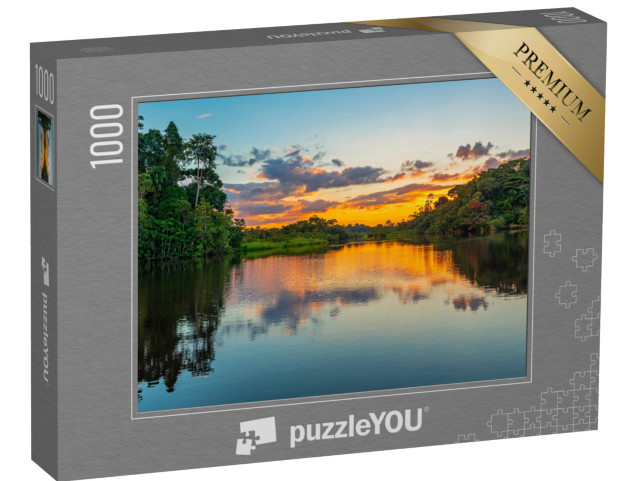 Puzzle de 1000 pièces « Coucher de soleil sur une lagune du bassin de la forêt amazonienne »