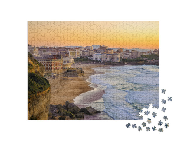Puzzle de 1000 pièces « La ville de Biarritz et ses célèbres plages de sable fin - Miramar et La Grande Plage »