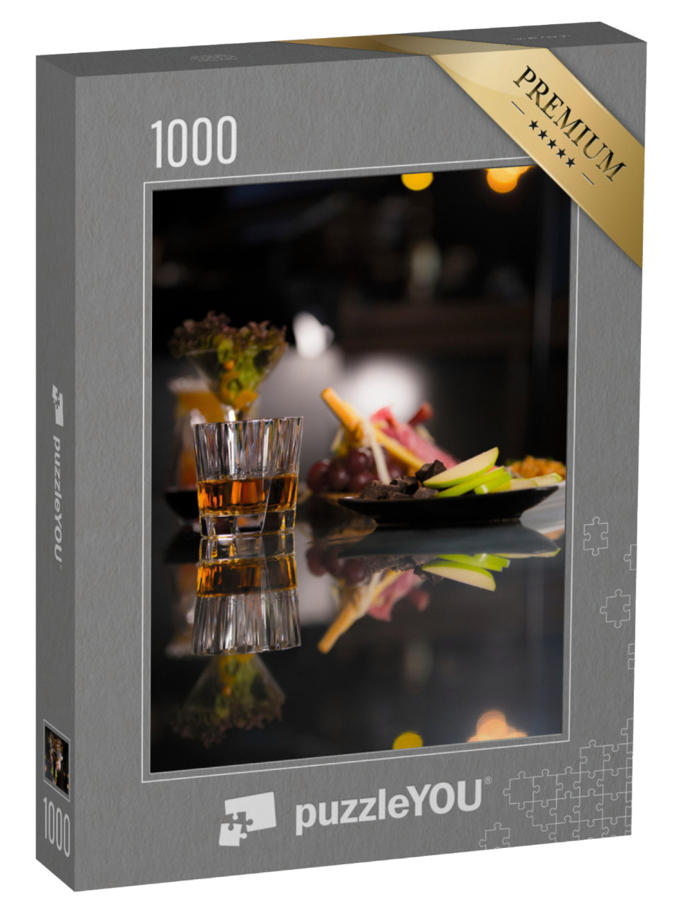 Puzzle de 1000 pièces « Whiskey sur comptoir de bar en marbre noir avec apéritif »