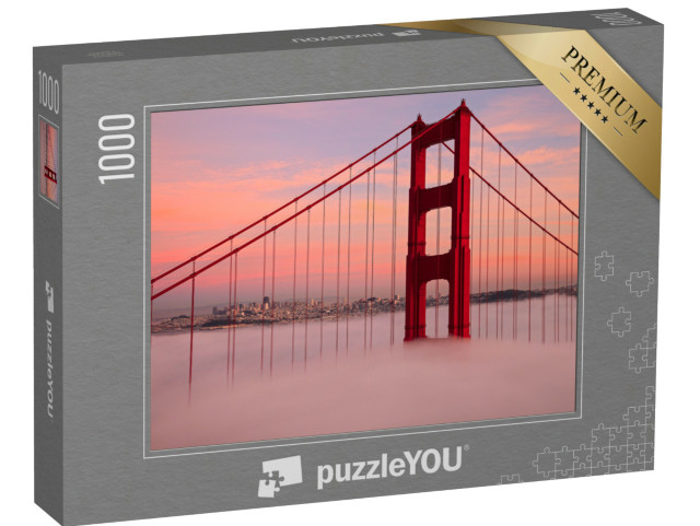 Puzzle de 1000 pièces « Tour du Golden Gate Bridge dans le brouillard »