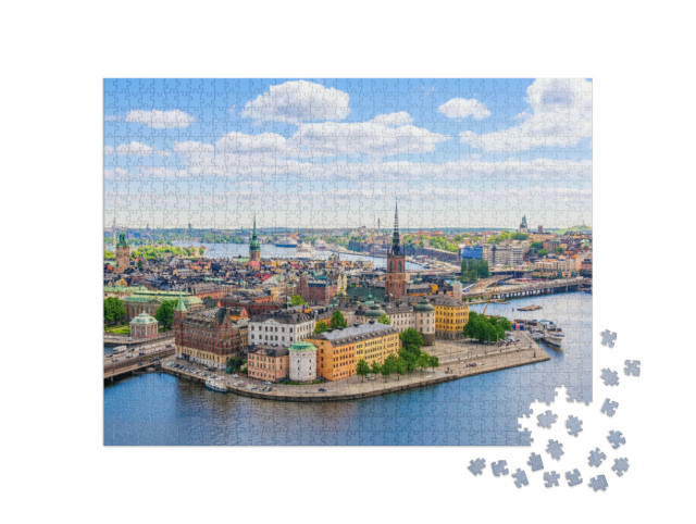 Puzzle de 1000 pièces « Vue d'oiseau : Vue aérienne de la tour de l'hôtel de ville de Stockholm, Suède »