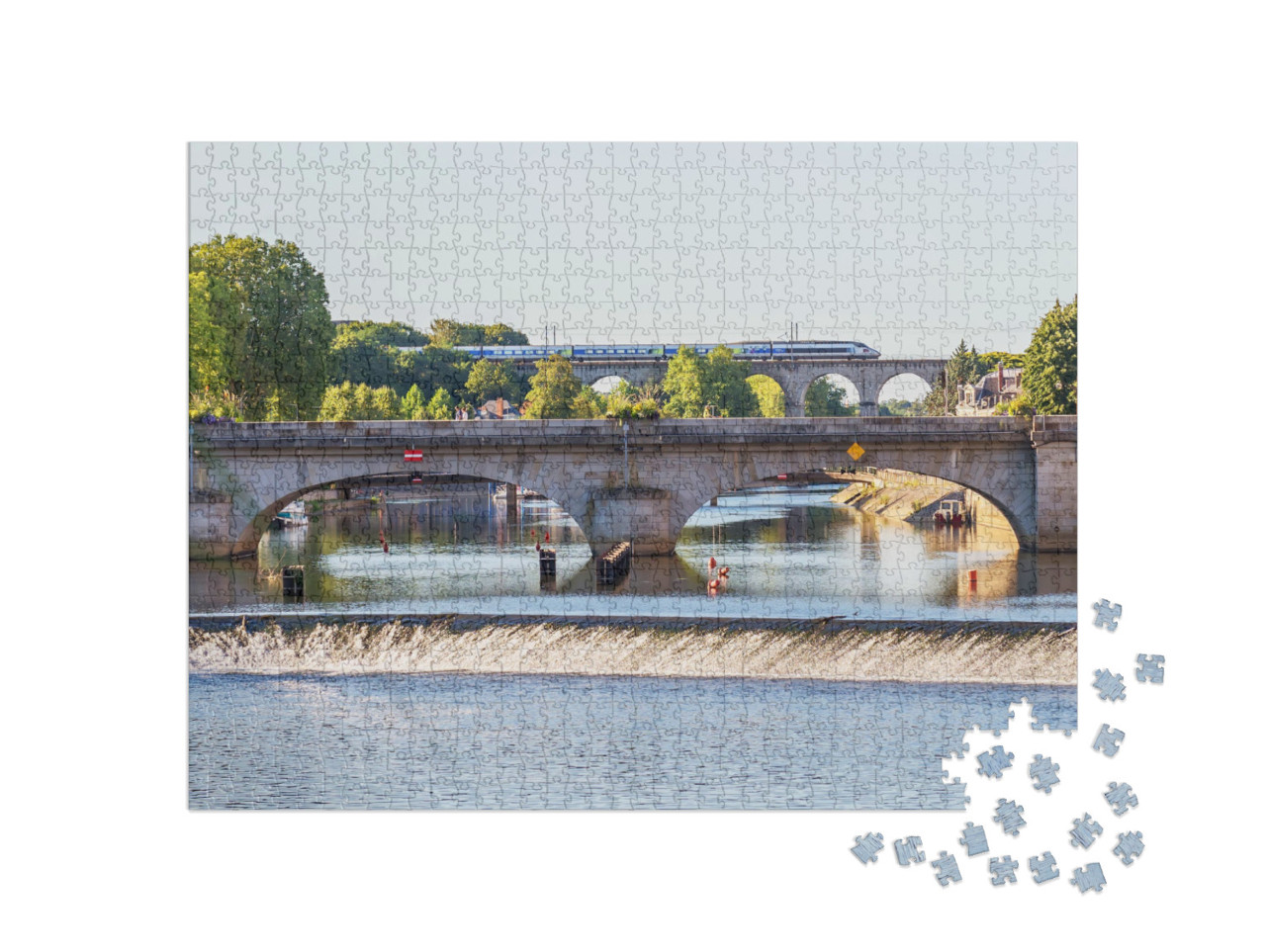 Puzzle de 1000 pièces « Rives de la rivière Mayenne, ville de Laval, Mayenne, Pays de Loire, France »