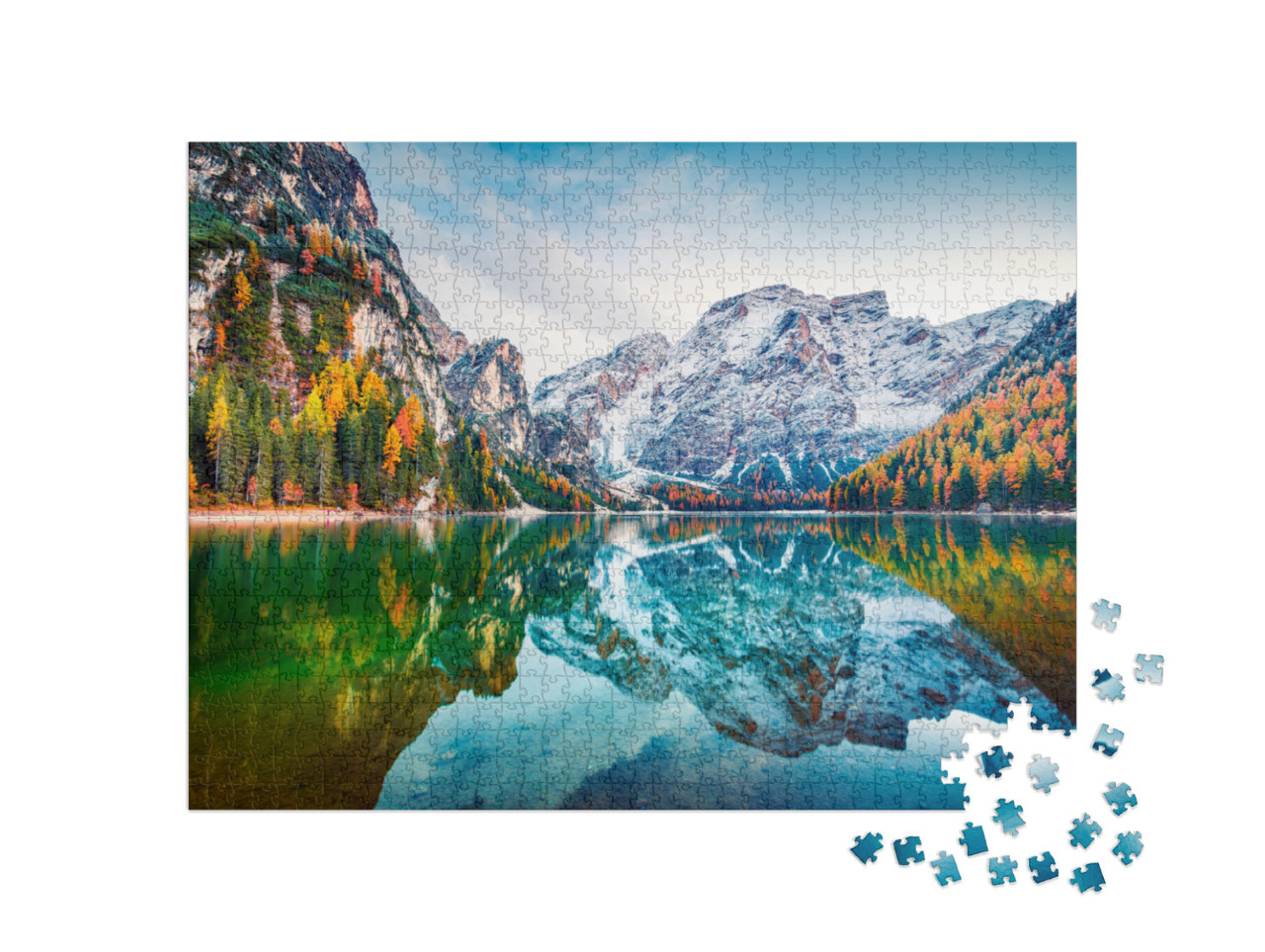Puzzle de 1000 pièces « Première neige sur le lac Prags Wildsee, Alpes, Italie »