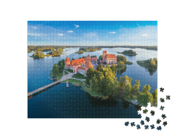 Puzzle de 1000 pièces « Château de Trakai : château insulaire gothique médiéval sur le lac Galve, Lituanie »