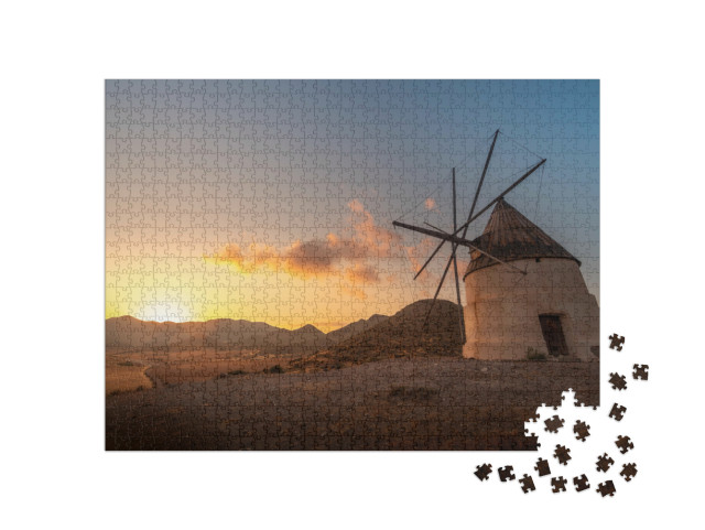 Puzzle de 1000 pièces « Moulin à vent sur la plage de Los Genoveses au coucher du soleil, Espagne »