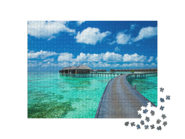 Puzzle de 1000 pièces « Belle plage avec bungalows aquatiques, Maldives »