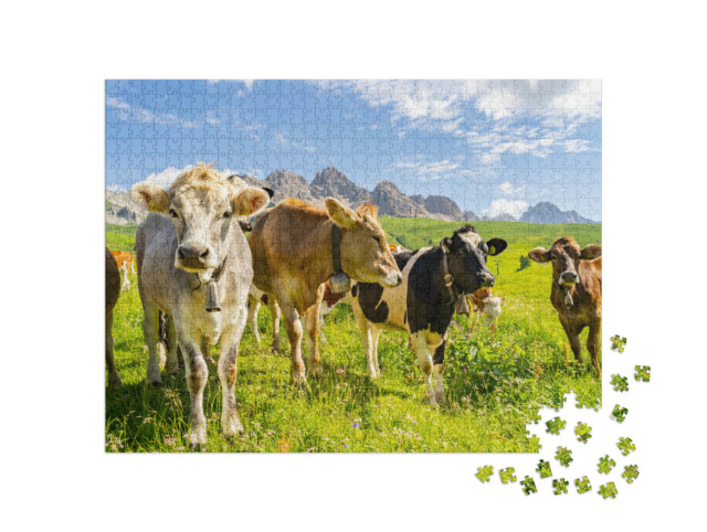 Puzzle de 1000 pièces « Paysage idyllique avec un troupeau de vaches dans les Alpes »
