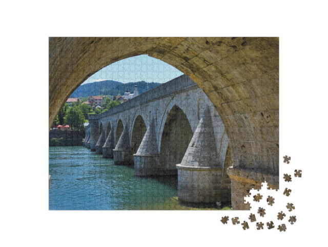 Puzzle de 1000 pièces « Pont Mehmed-Pasa-Sokolovic sur la Drina, Visegrad »