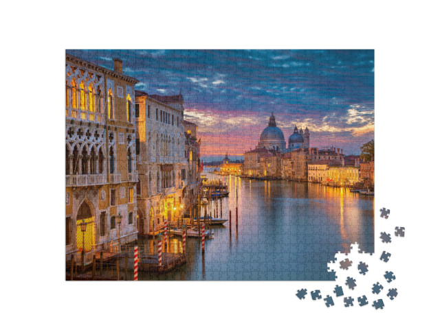 Puzzle de 1000 pièces « Ambiance de soirée tranquille sur le Grand Canal, Venise, Italie »