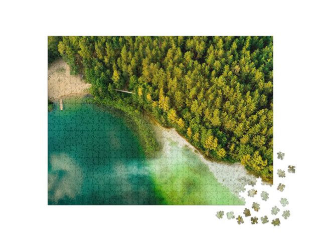 Puzzle de 1000 pièces « Vue aérienne : vue du lac vert Gela, Vilnius, Lituanie »