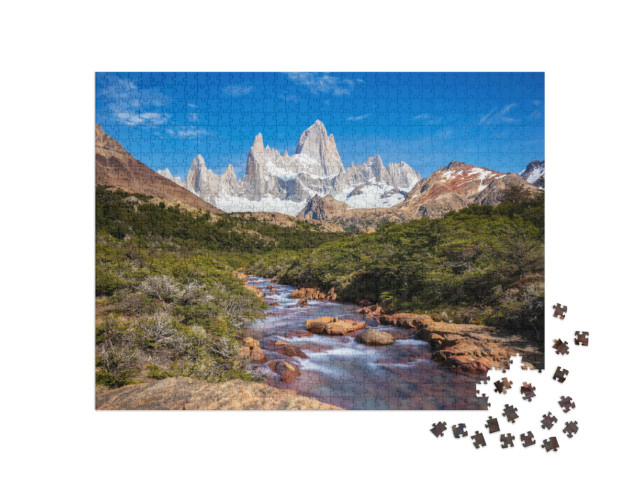 Puzzle de 1000 pièces « Vue sur le mont Fitz Roy et la rivière glaciaire, Patagonie, Argentine »