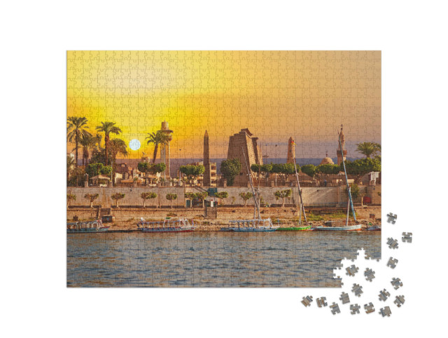 Puzzle de 1000 pièces « Journée ensoleillée au bord du Nil à Louxor, Égypte »