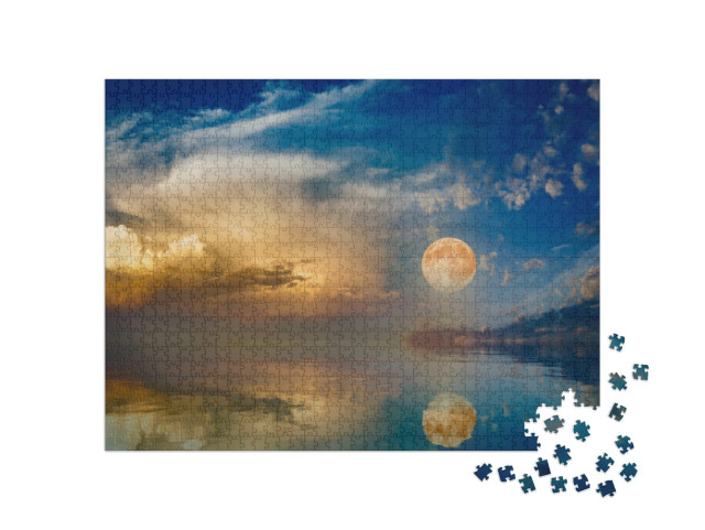 Puzzle de 1000 pièces « Pleine lune sur un ciel de coucher de soleil en bord de mer »