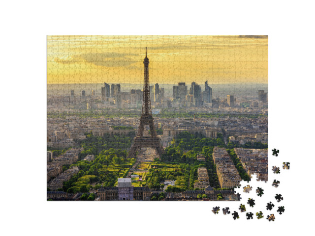 Puzzle de 1000 pièces « Skyline de Paris avec la Tour Eiffel au coucher du soleil »