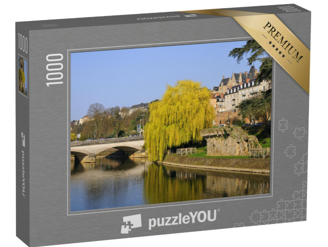 Puzzle de 1000 pièces « La rivière Sarthe et le saule pleureur près du Mans dans la région Pays de la Loire »