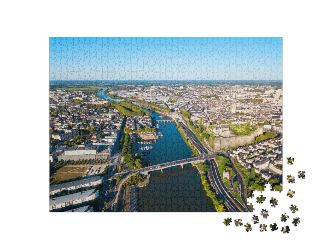 Puzzle de 1000 pièces « Angers vue panoramique depuis les airs. Angers est une ville de la vallée de la Loire »