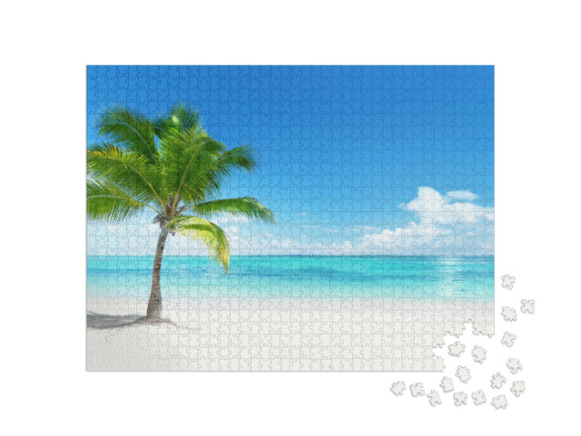 Puzzle de 1000 pièces « Plage paradisiaque avec palmier sur la côte de la République dominicaine »