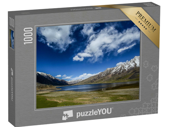 Puzzle de 1000 pièces « Magnifique lac entouré de montagnes dans la vallée du Shandur, Pakistan »