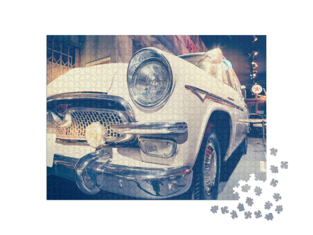 Puzzle de 1000 pièces « Gros plan sur une voiture ancienne »