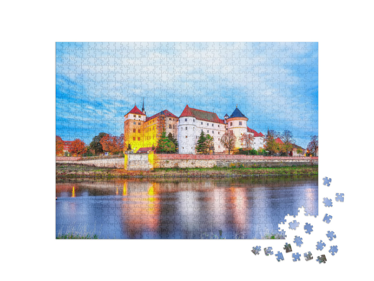 Puzzle de 1000 pièces « Vue matinale pittoresque du château de Hartenfels sur les rives de l'Elbe »