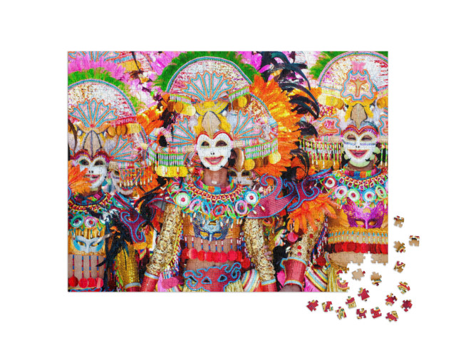 Puzzle de 1000 pièces « Masques colorés au festival Masskara, Bacolod City, Philippines »