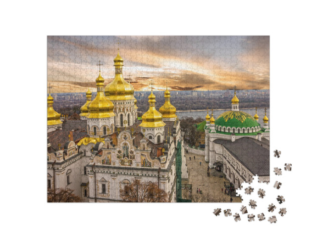 Puzzle de 1000 pièces « Dômes du monastère de la Laure de Pechersk sur le Dniepr, Ukraine »