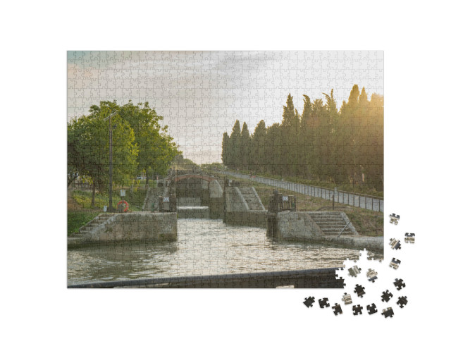 Puzzle de 1000 pièces « Écluses en escalier sur le Canal du Midi près de Béziers, Languedoc-Roussillon »