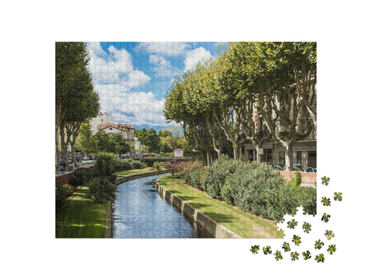 Puzzle de 1000 pièces « Vue pittoresque de Perpignan et de sa rivière par une journée ensoleillée. France. »